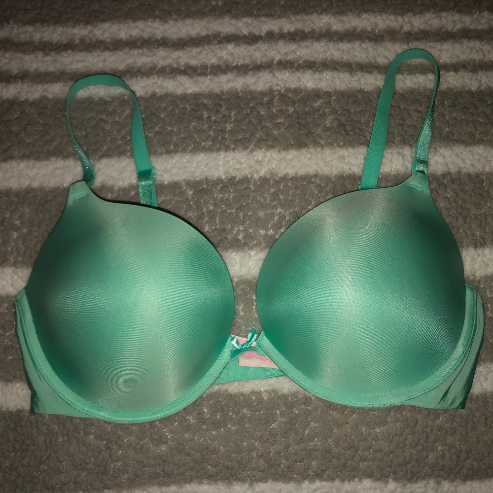 EUC Mint green Victoria's Secret pushup bra 36D